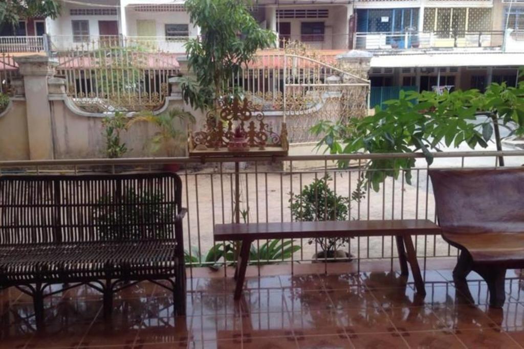 Ta Eng Guesthouse Kampot Bagian luar foto