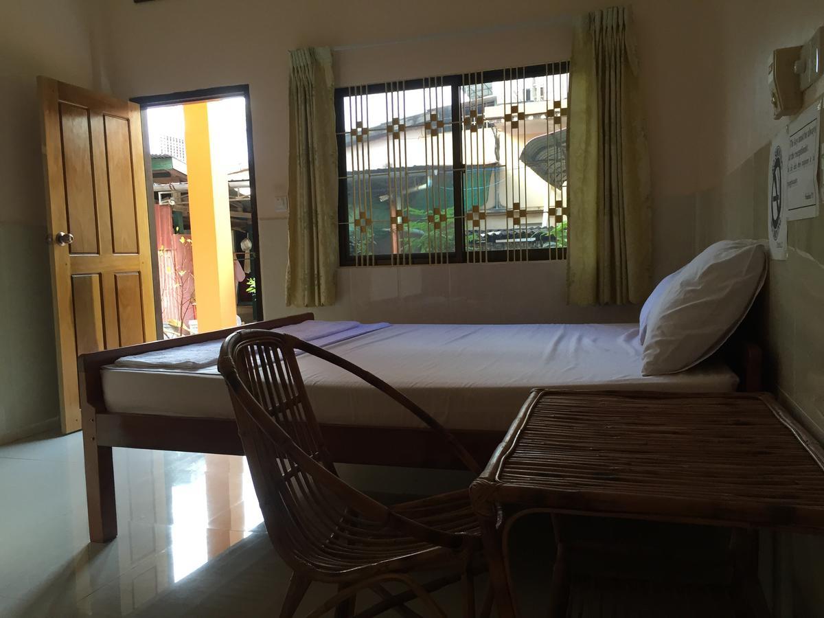 Ta Eng Guesthouse Kampot Bagian luar foto